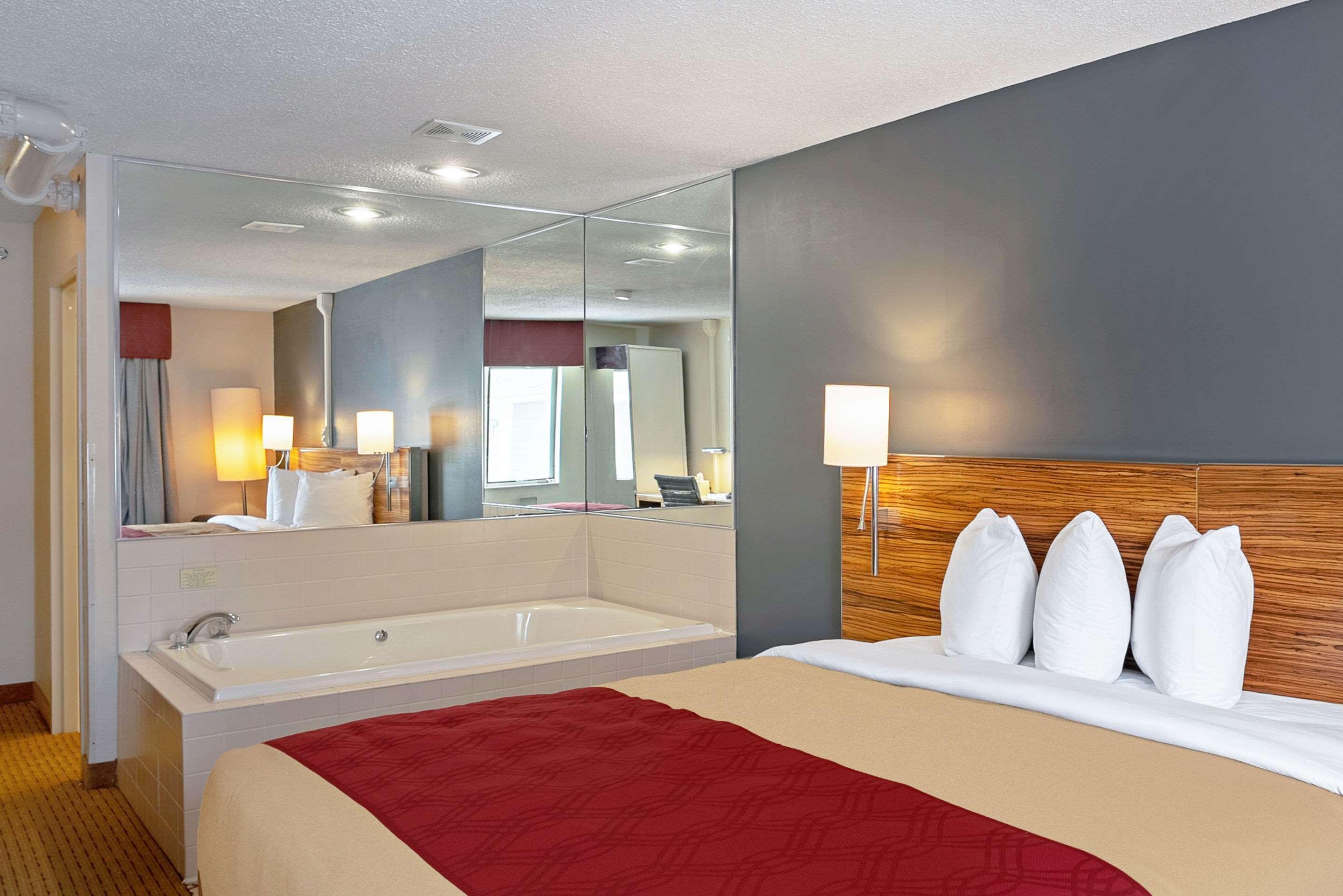 Quality Inn Frontier At Us Hwy 30 Clinton Zewnętrze zdjęcie