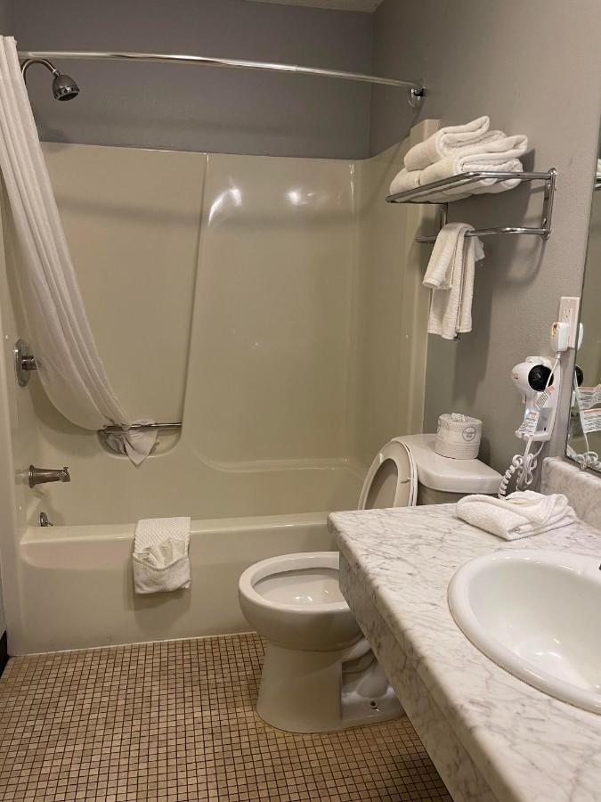 Quality Inn Frontier At Us Hwy 30 Clinton Zewnętrze zdjęcie
